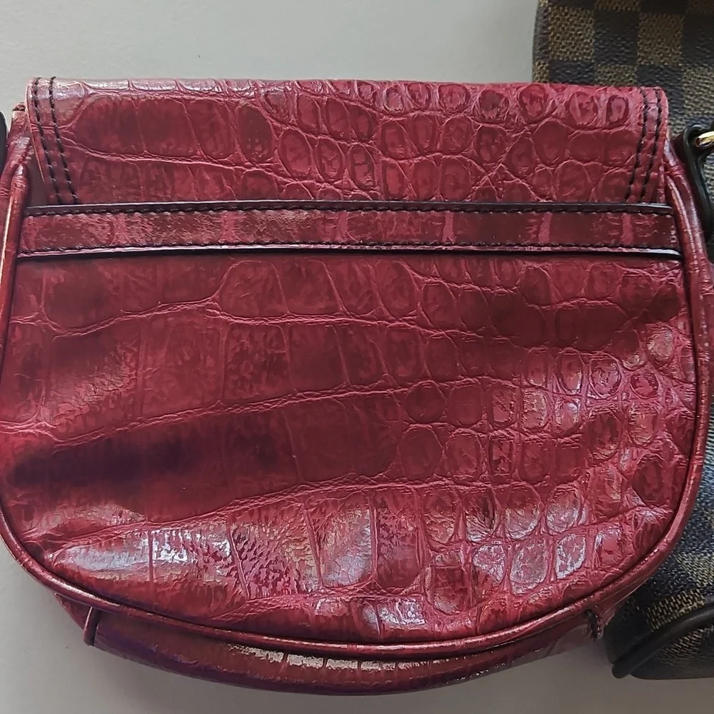 Nine West Bag Crocidile Embossed Red With GOLD Crossbody - Picture 8 of 12